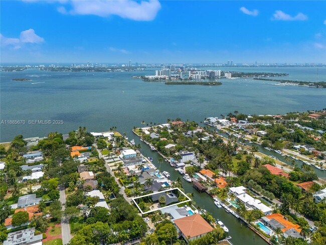 Building Photo - 1160 NE 91st St