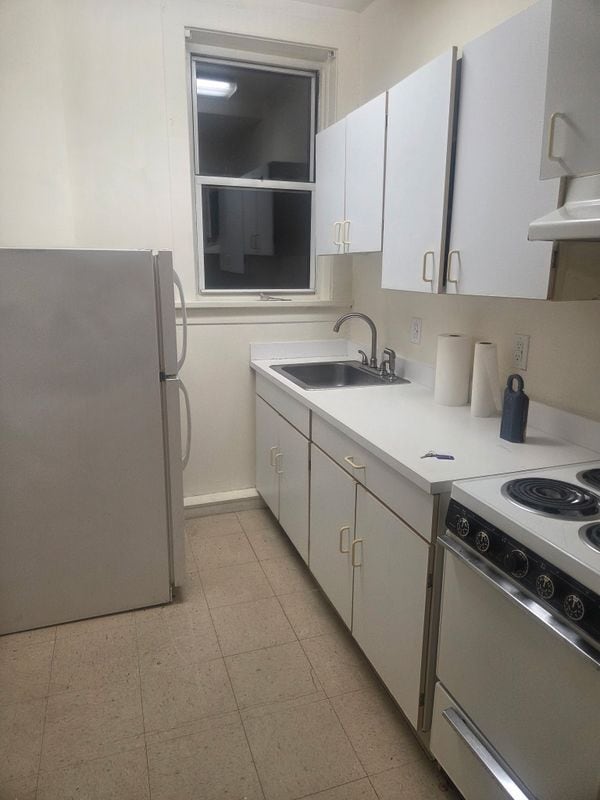 Building Photo - 817 Ringwood Ave