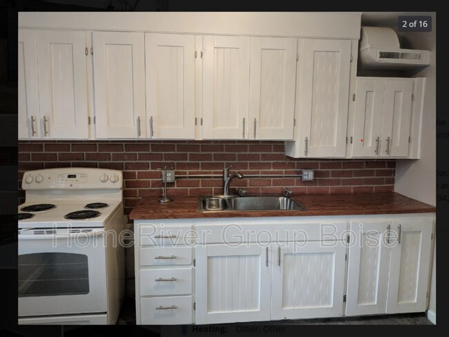 Building Photo - 3829 Pershing Dr