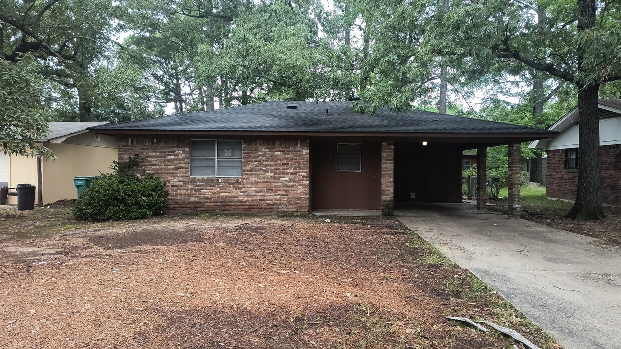 Foto principal - 5317 Leawood Dr