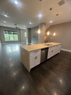 Building Photo - 3008 Zenia Dr