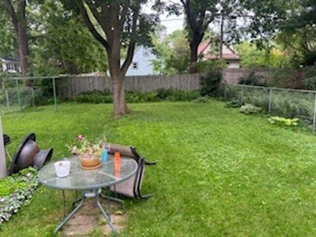 Building Photo - Three Bedroom House for Rent - 1805 Winche...