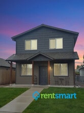 Building Photo - 2207 Strand Ave