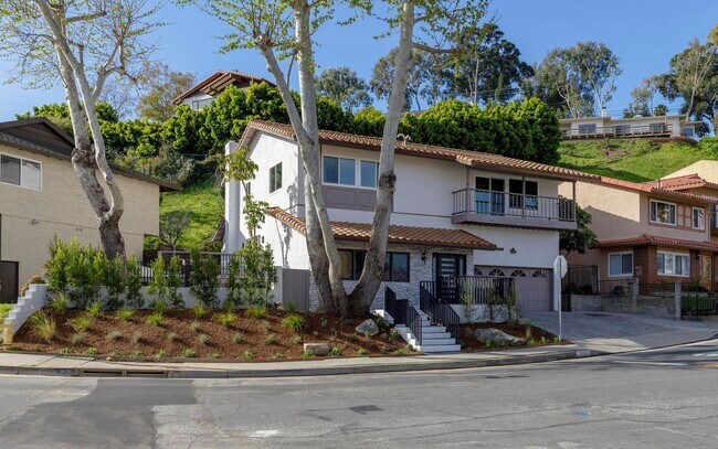 Building Photo - **3900 Paseo De Las Tortugas Torrance** Spacious 4 bedroom 3 bath with beautiful view!