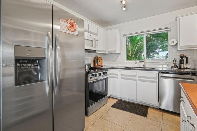 Building Photo - 12340 SW 115th Terrace