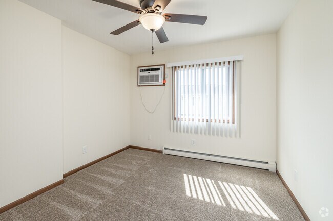 3 habitaciones, 1,5 baños - 1060 pies cuadrados - Segundo dormitorio - Arrowhead Apartments & Townhomes