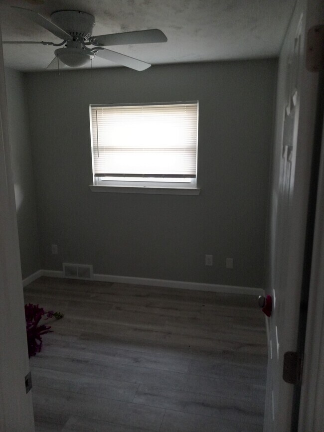 Building Photo - 34332 Rosslyn St