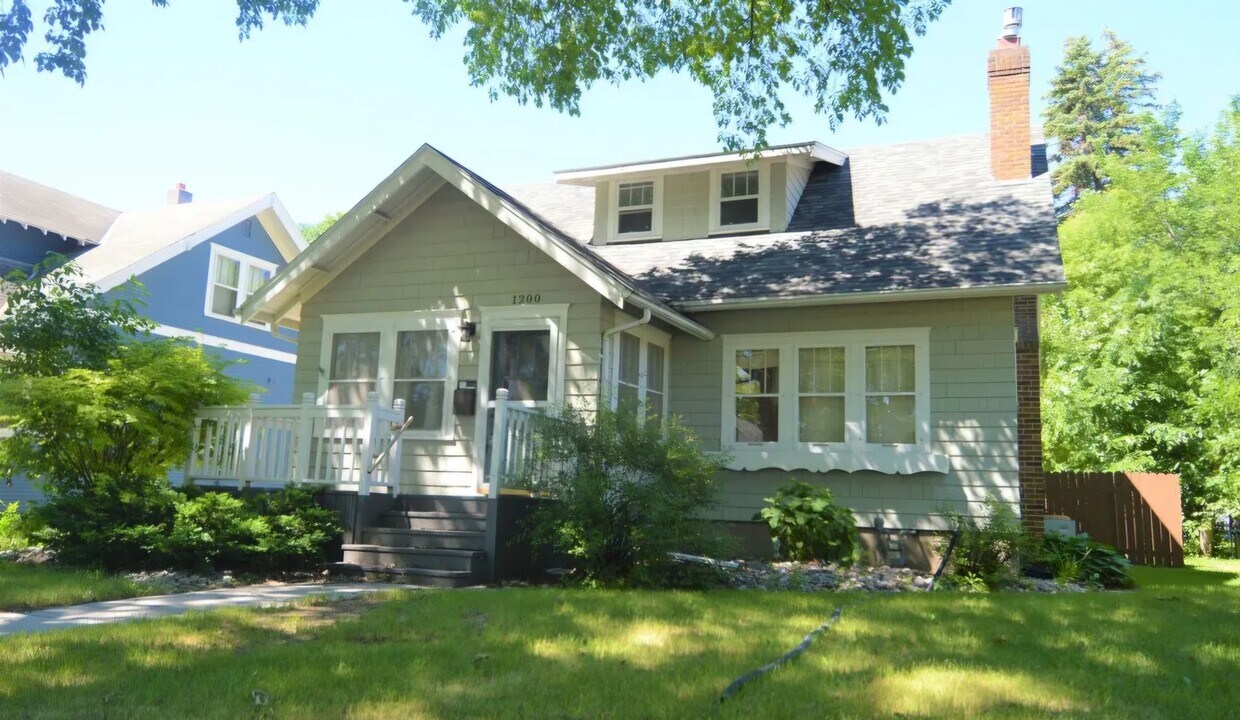 Foto principal - 1200 Cottonwood St