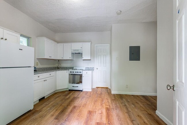 Building Photo - 987 Dimmock St SW