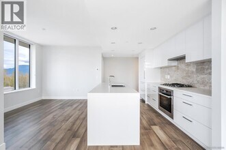 Building Photo - 5410 Shortcut Rd