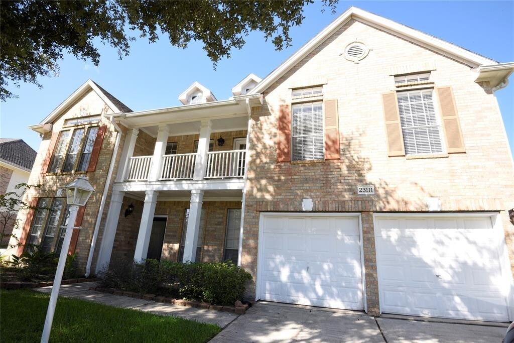Primary Photo - 23111 Eastgate Village Dr