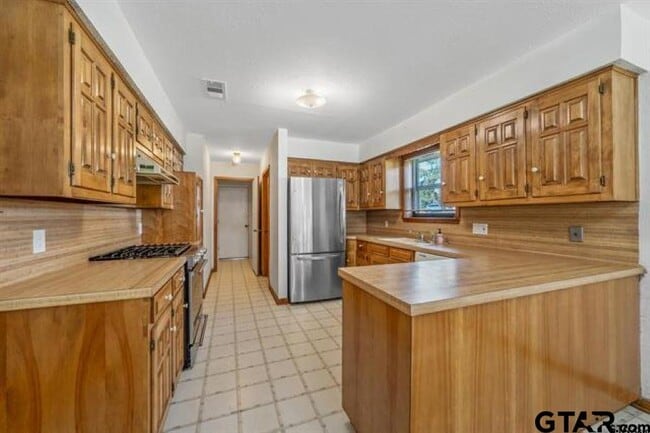 Building Photo - 14885 Willowwood Dr