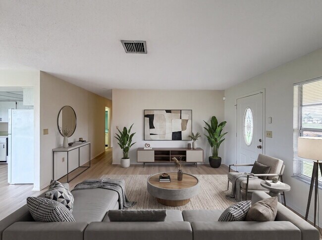 Foto del edificio - Available for immediate occupancy!
