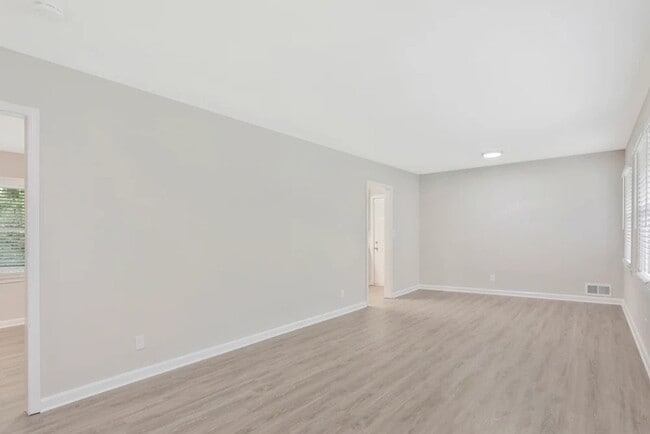 Building Photo - 3006 Lavista Ct
