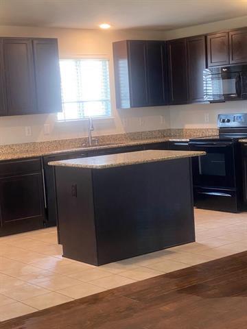 Foto del edificio - 5840 Mirror Ridge Dr