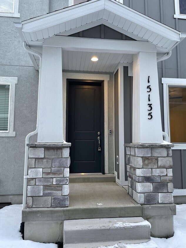 Foto principal - 15135 S Reins Way
