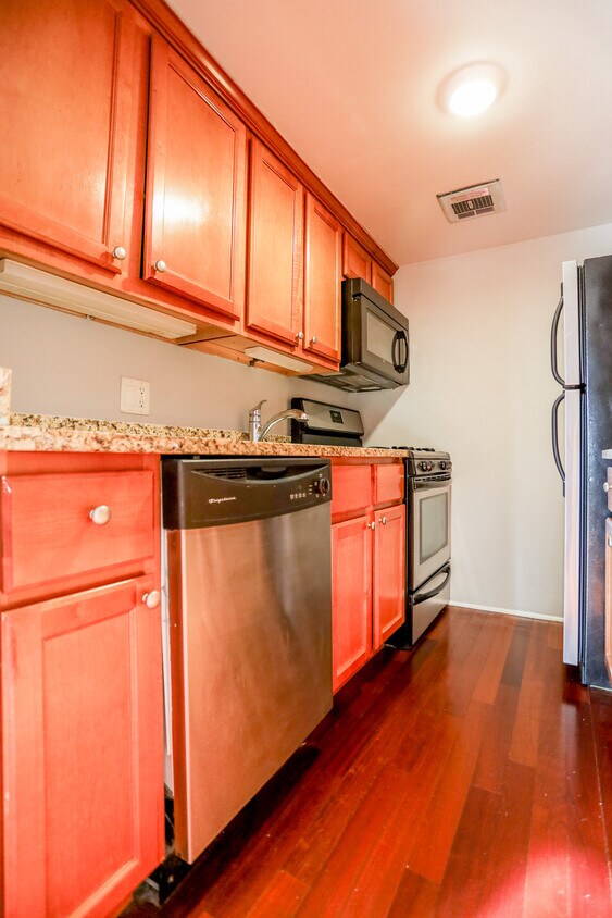 Foto principal - 7520 W Grand Ave