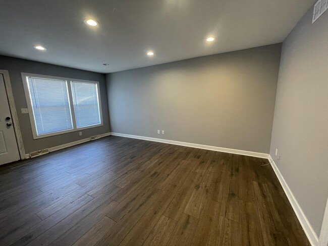Foto del edificio - 3019 Edelweiss Rd