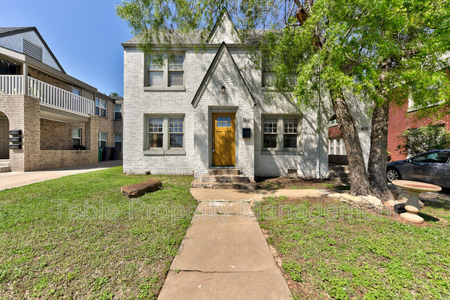 Building Photo - 1833 N Gatewood Ave