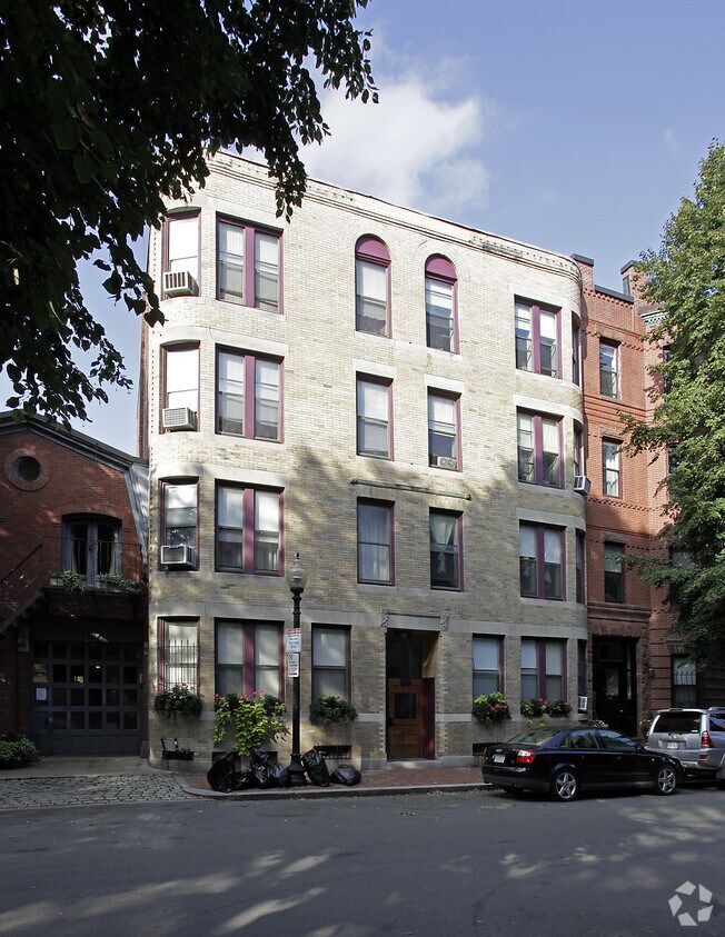 Primary Photo - 144 Worcester St