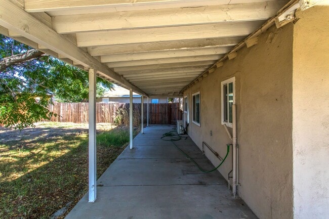 Building Photo - 14993 Yucca Ave