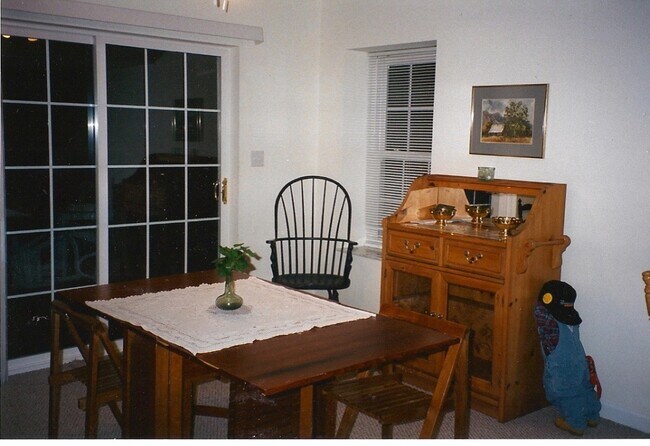 Comedor - 305 Furnace Dr