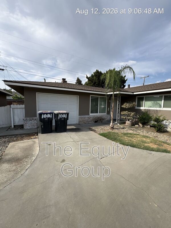 Building Photo - 1031 W Tulare Ave