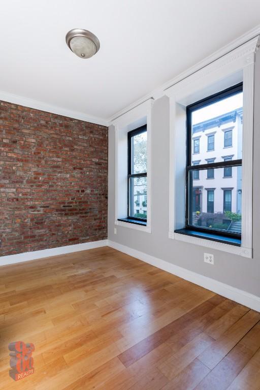 Foto del edificio - 340 E 18th St