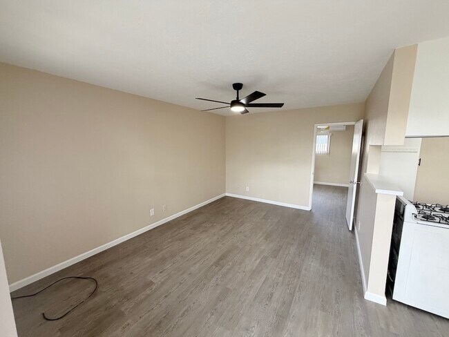 Foto del edificio - 414 N San Gabriel Ave