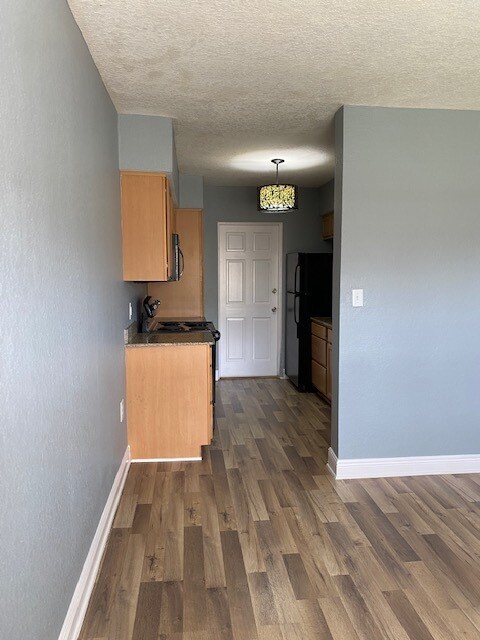 Kitchen 1 - 225 E New Hampshire St