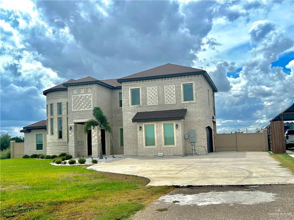 Primary Photo - 1329 N Cesar Chavez Rd