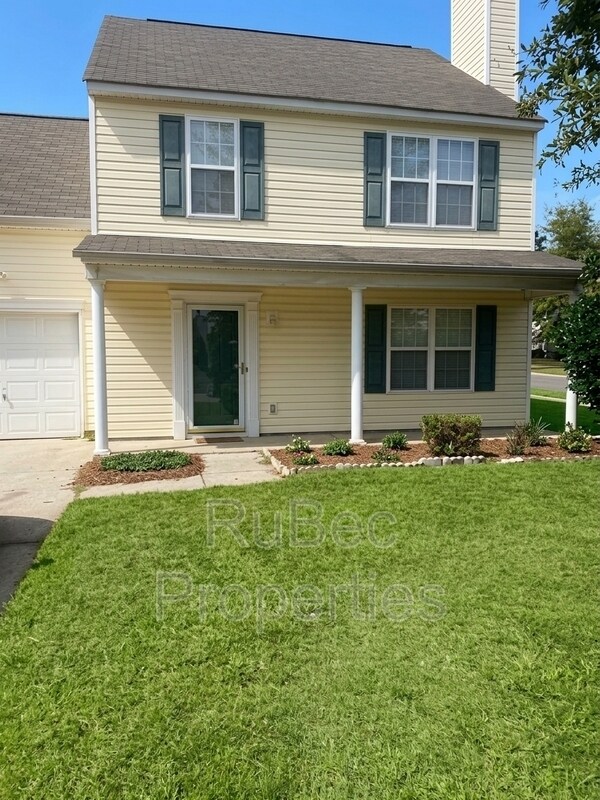 Building Photo - 923 Grassy Patch Ln