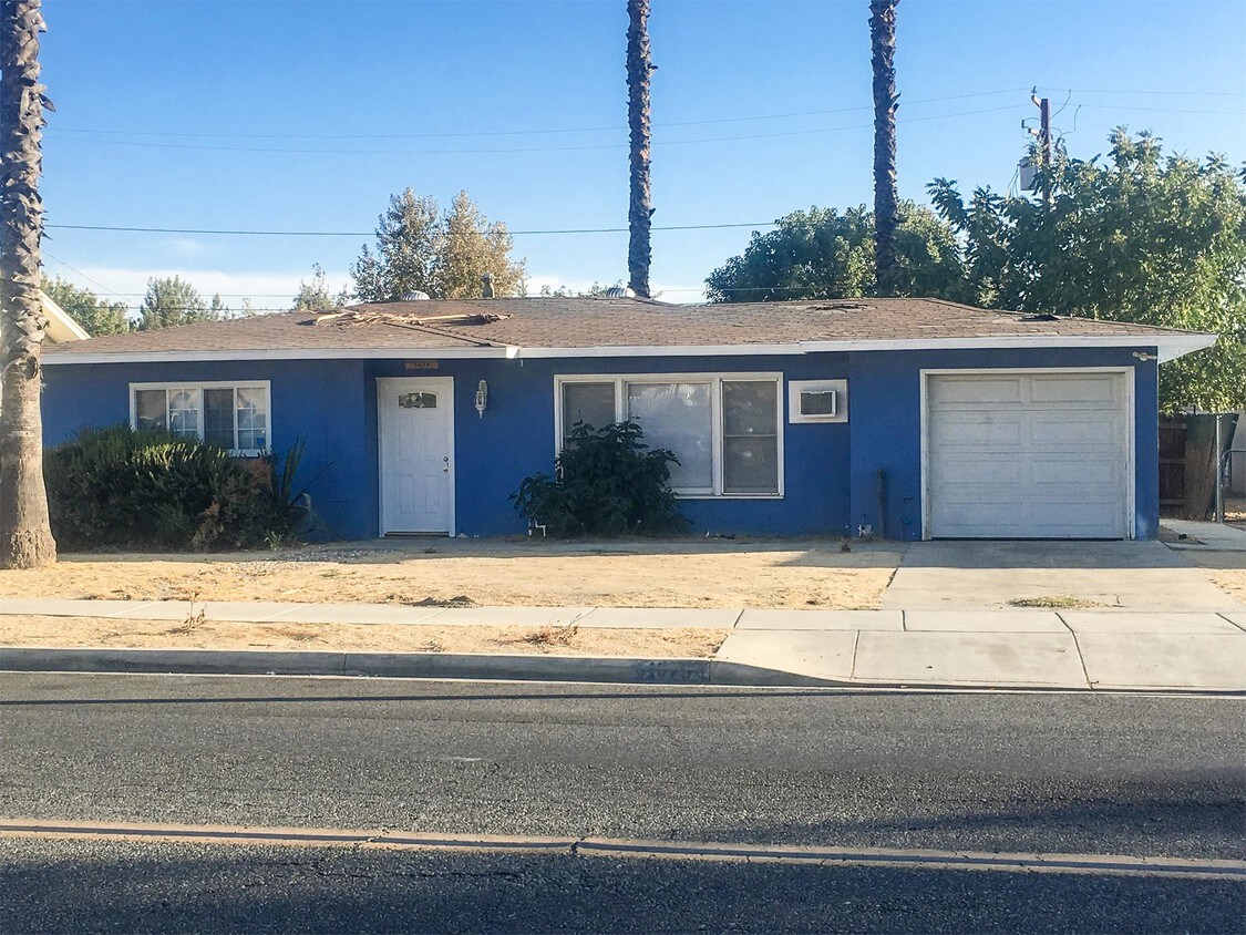 1075 E Oakland Ave Unit 1075, Hemet, CA 92543 Room for Rent in Hemet