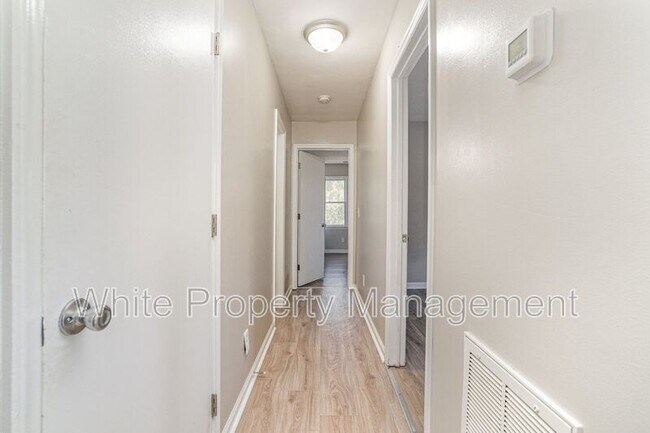Foto del edificio - 6165 Meadow Rose Ln