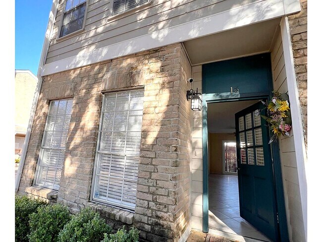 Foto del edificio - 11710 Southlake Dr