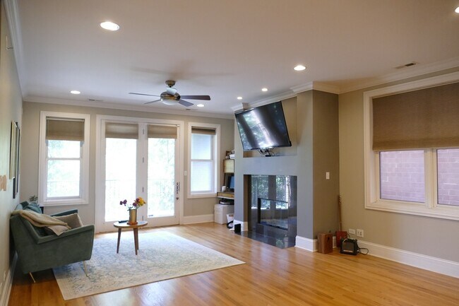 Foto del edificio - 3024 N Sheffield Ave