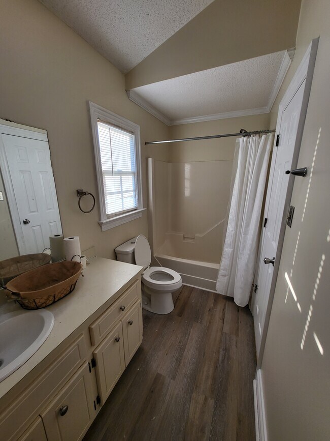 Building Photo - 112 William Ct