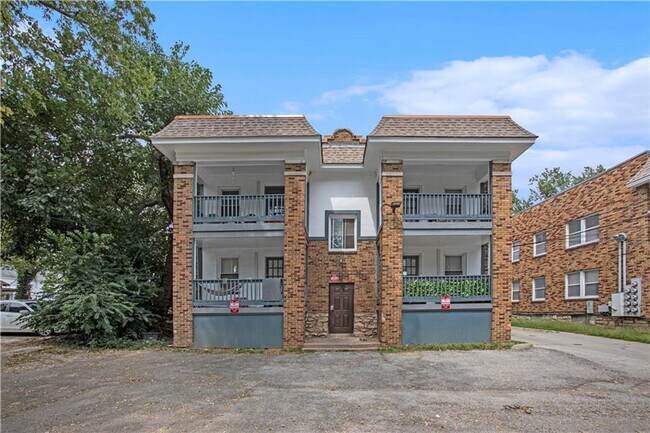 Foto del edificio - 2729 Campbell