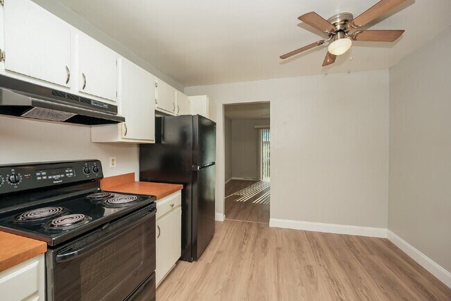 Foto del edificio - 9471 Madison Ln