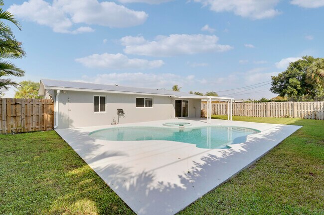 Foto del edificio - 636 Eastwind Dr