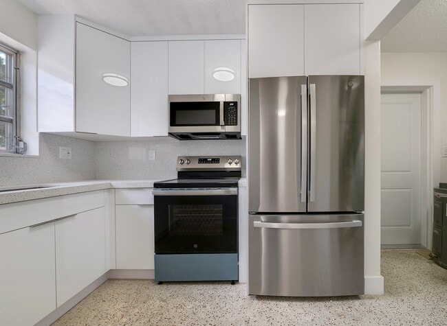 Foto del edificio - 3334 SW 24th St