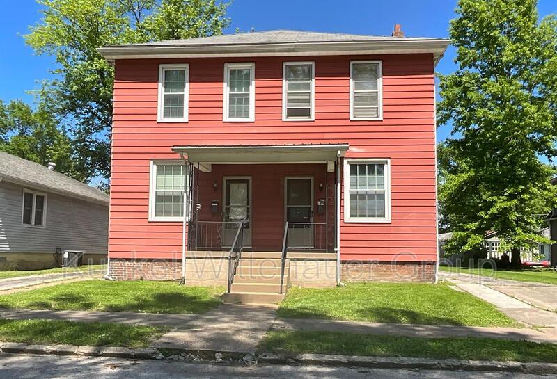 Primary Photo - 122 N Michigan Ave