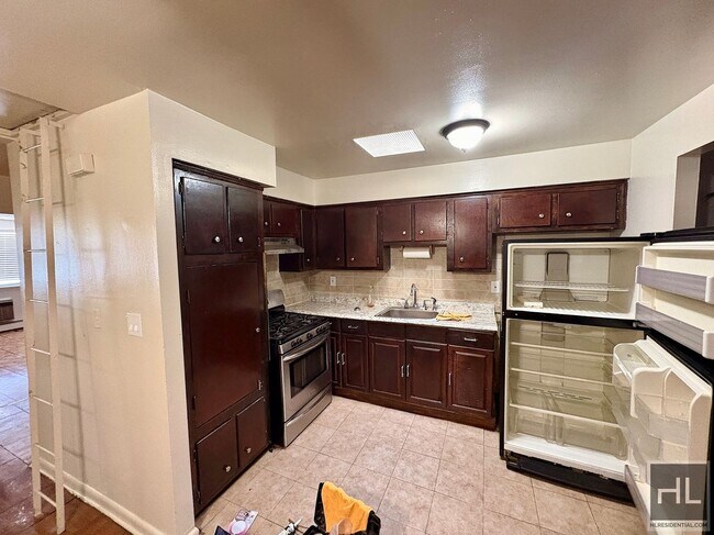 Building Photo - METCALF AVENUE, BRONX