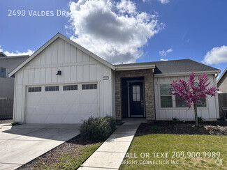 Building Photo - 2490 Valdes Dr