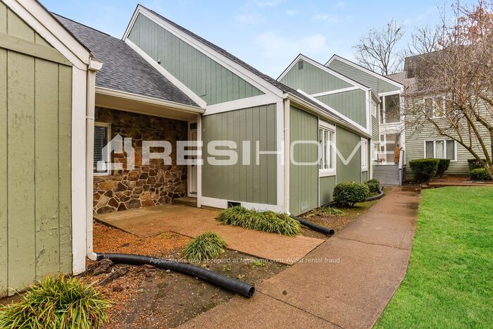 Primary Photo - 420 Raintree Place