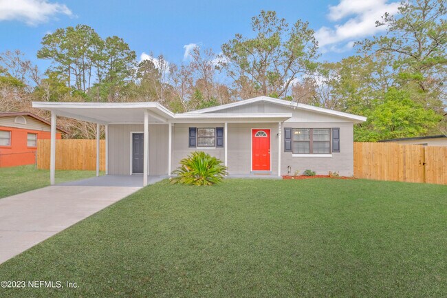 Building Photo - 2811 Loran Dr E
