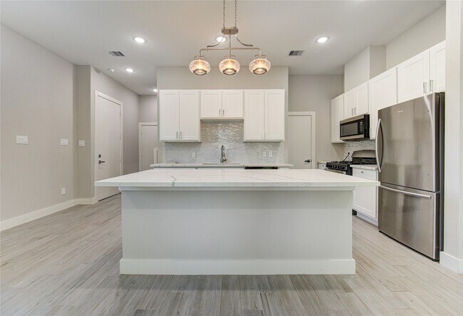 Foto del edificio - 4536 Sunflower St