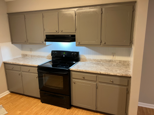 Foto del edificio - 28960 Highland Dr