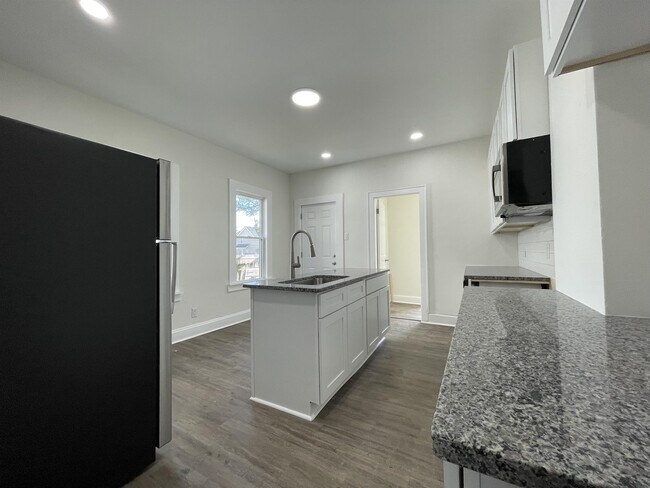 Building Photo - 155 E Woodrow Ave