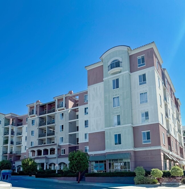 Building Photo - 3750 Santa Rosalia Dr